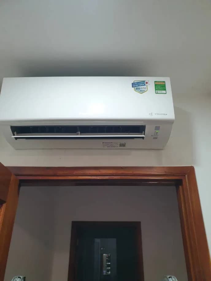 Sau khi hoàn thành sửa máy lạnh treo tường Daikin tại Phú Nhuận — thợ Đặng Anh Huy
