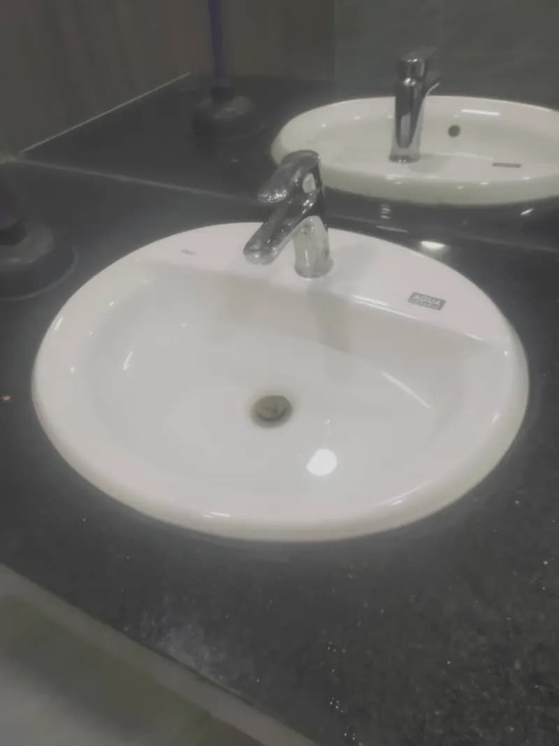 Trước sửa lavabo AQUA tại TPHCM — thợ Dương Oai