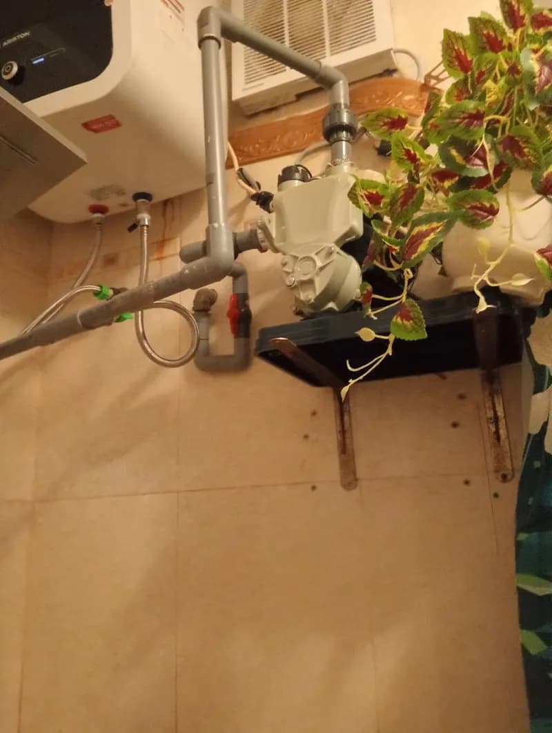 Sau khi hoàn thành sửa máy bơm tăng áp Ariston tại Quận 1 — thợ Võ Hồng Hải