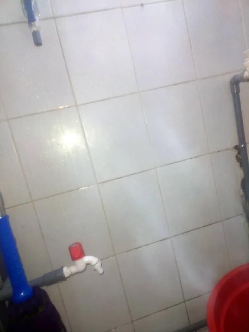 Trước sửa máy nước nóng tại Bình Thạnh — thợ TUẤN LÊ