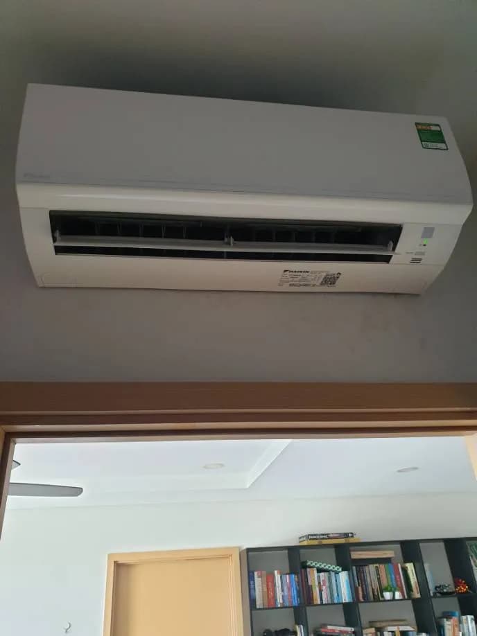 Nạp gas R32 và hàn xì tán máy lạnh Daikin tại TPHCM tại TPHCM