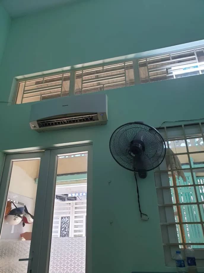 Vệ sinh định kỳ 3 máy lạnh treo tường tại TPHCM giá rẻ tại Tân Bình