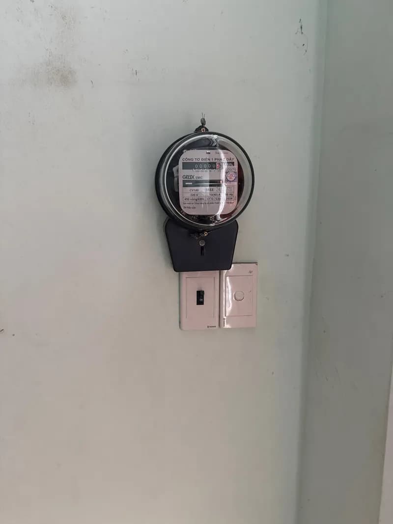 Sau khi hoàn thành sửa đồng hồ điện 1 pha GELEX EMIC tại TPHCM — thợ Võ Hồng Hải