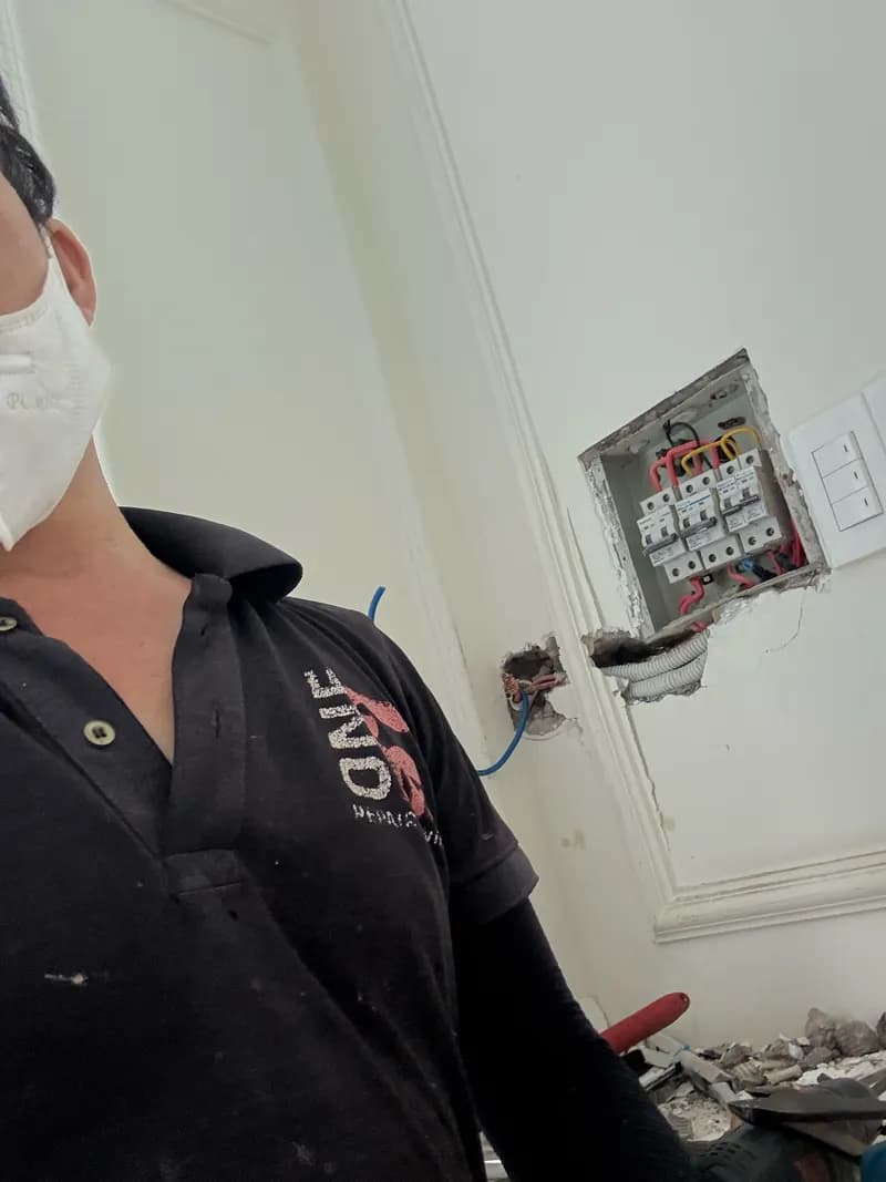 Trước sửa công tơ điện tại Tân Phú — thợ Hồ Như Vũ