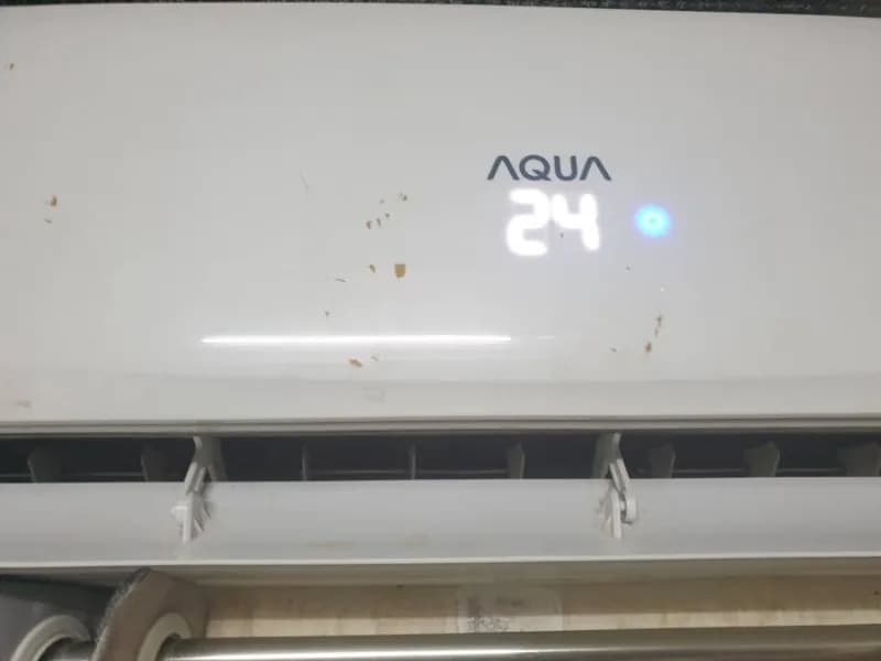Sau khi hoàn thành sửa máy lạnh treo tường AQUA tại Phú Nhuận — thợ Đỗ Văn Hảo