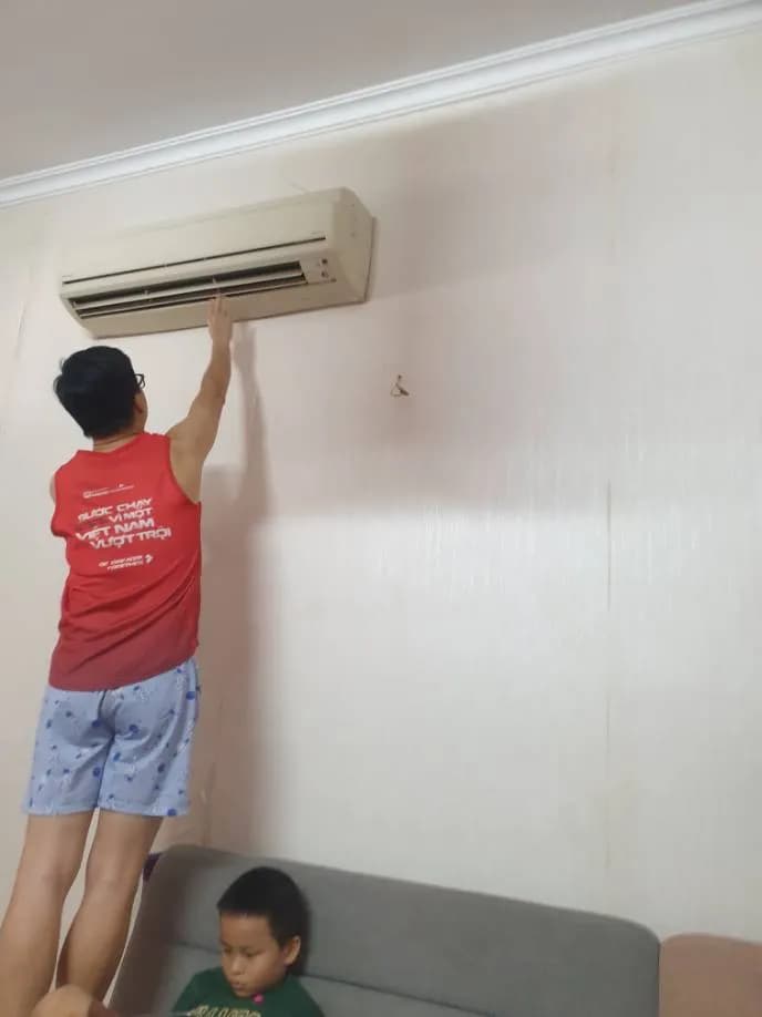 Vệ sinh máy lạnh treo tường tại nhà giá rẻ TPHCM tại TPHCM