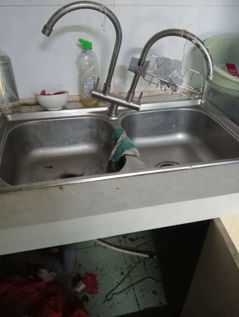 Trước sửa vòi nước bồn rửa chén tại Bình Tân — thợ Võ Hồng Hải