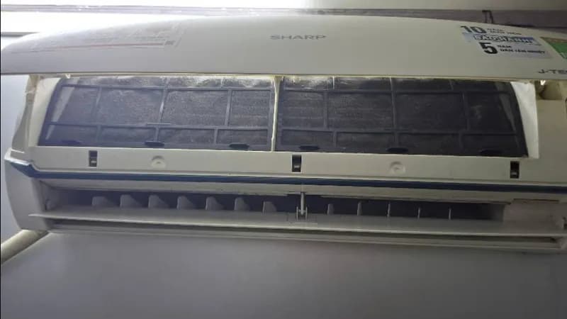 Trước sửa máy lạnh treo tường SHARP tại Phường Tân Hòa, Thủ Đức — thợ Lê Hữu Lộc