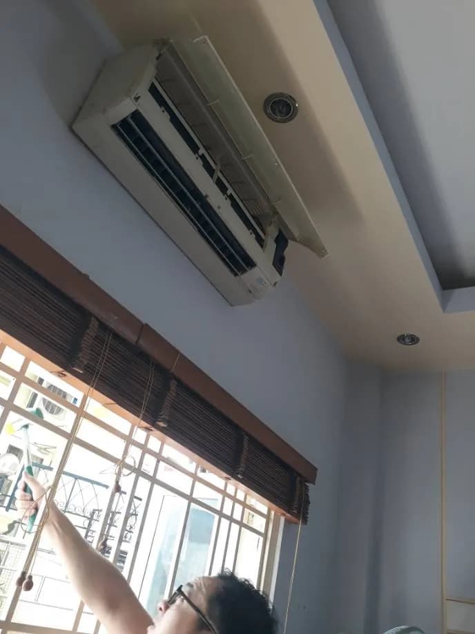 Trước sửa máy lạnh treo tường tại Quận 5 — thợ Đặng Anh Huy