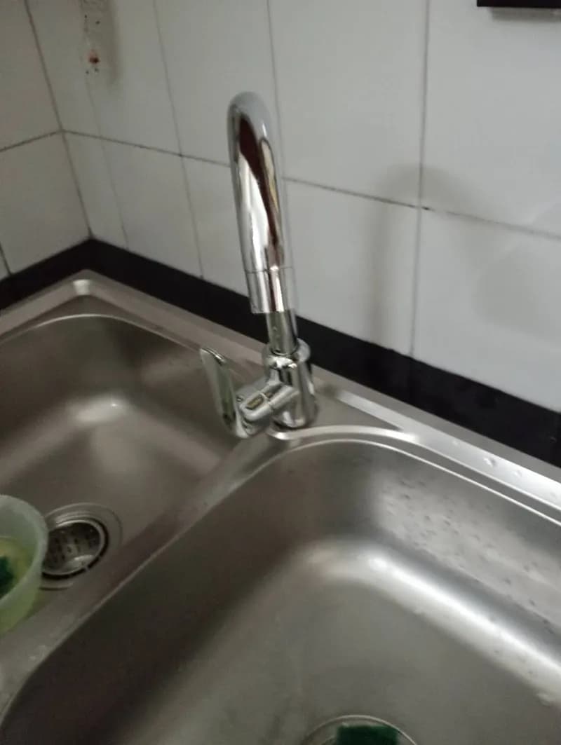 Sau khi hoàn thành sửa vòi nước bồn rửa chén tại Phú Nhuận — thợ Võ Hồng Hải