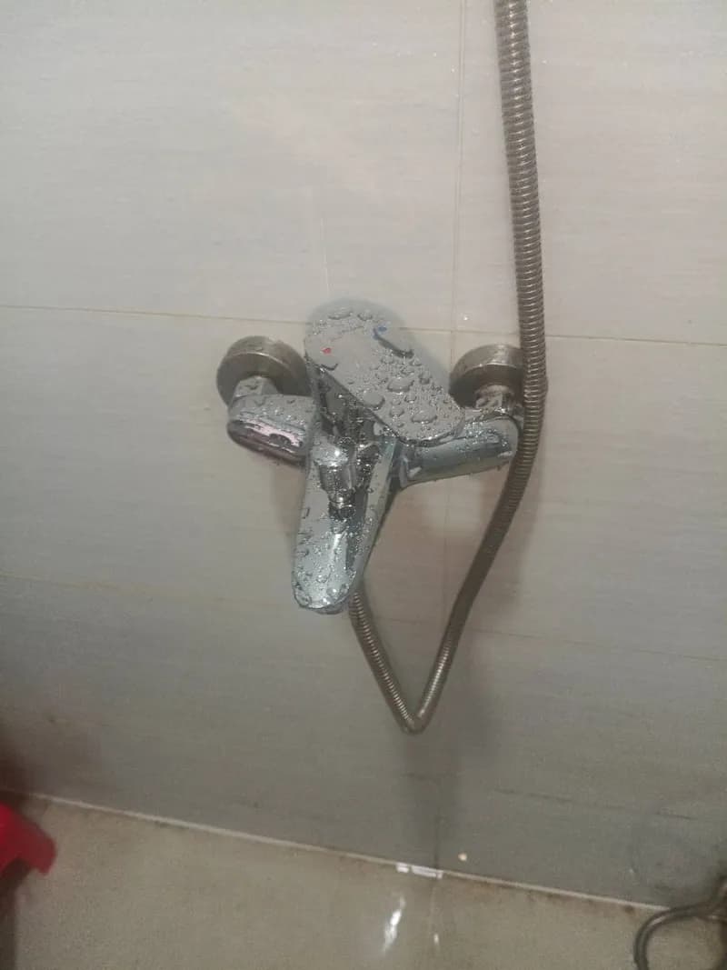 Sau khi hoàn thành sửa vòi sen tắm tại Quận 12 — thợ Dương Oai