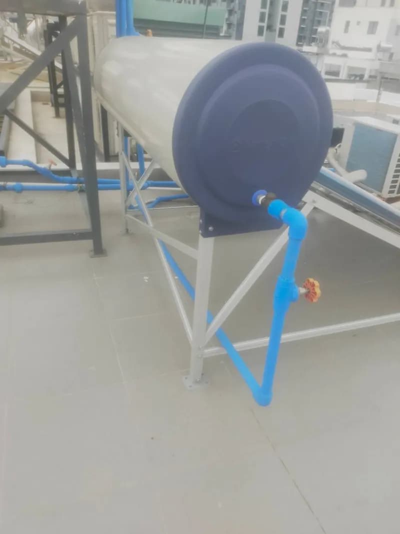 Sau khi hoàn thành sửa máy nước nóng năng lượng mặt trời Ariston tại Phường Bình Trưng Tây, Thủ Đức — thợ Trần Lào