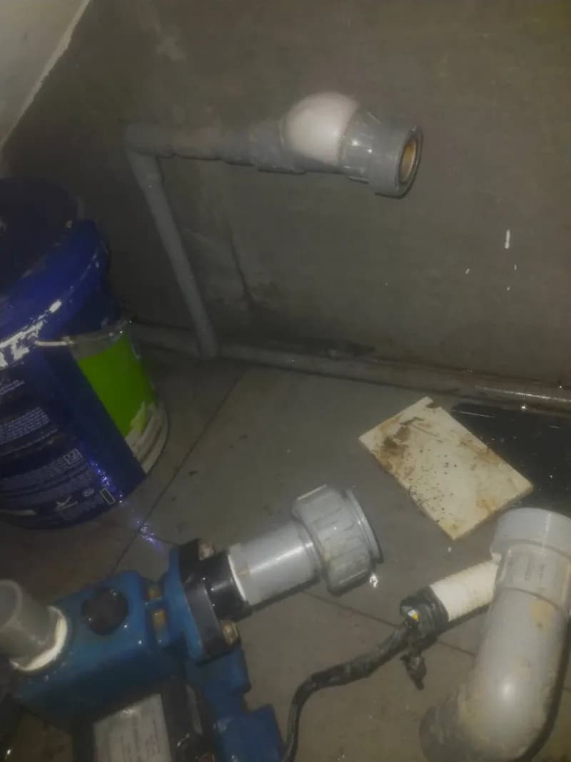 Trước sửa máy nước nóng năng lượng mặt trời Ariston tại Phường Bình Trưng Tây, Thủ Đức — thợ Trần Lào