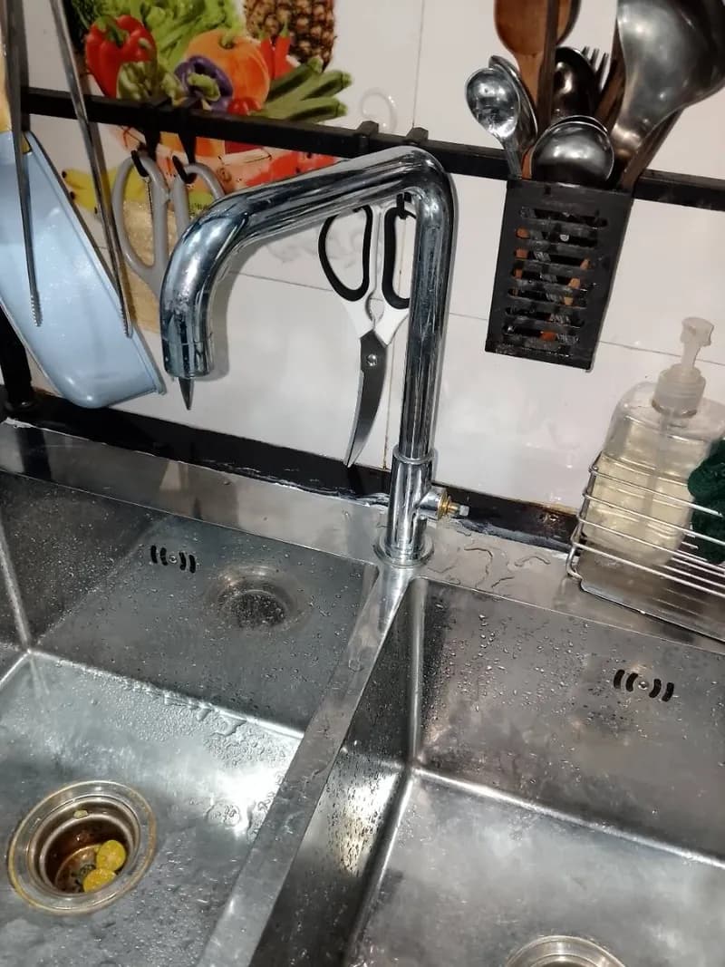 Trước sửa vòi nước bồn rửa chén tại Quận 8 — thợ Võ Hồng Hải