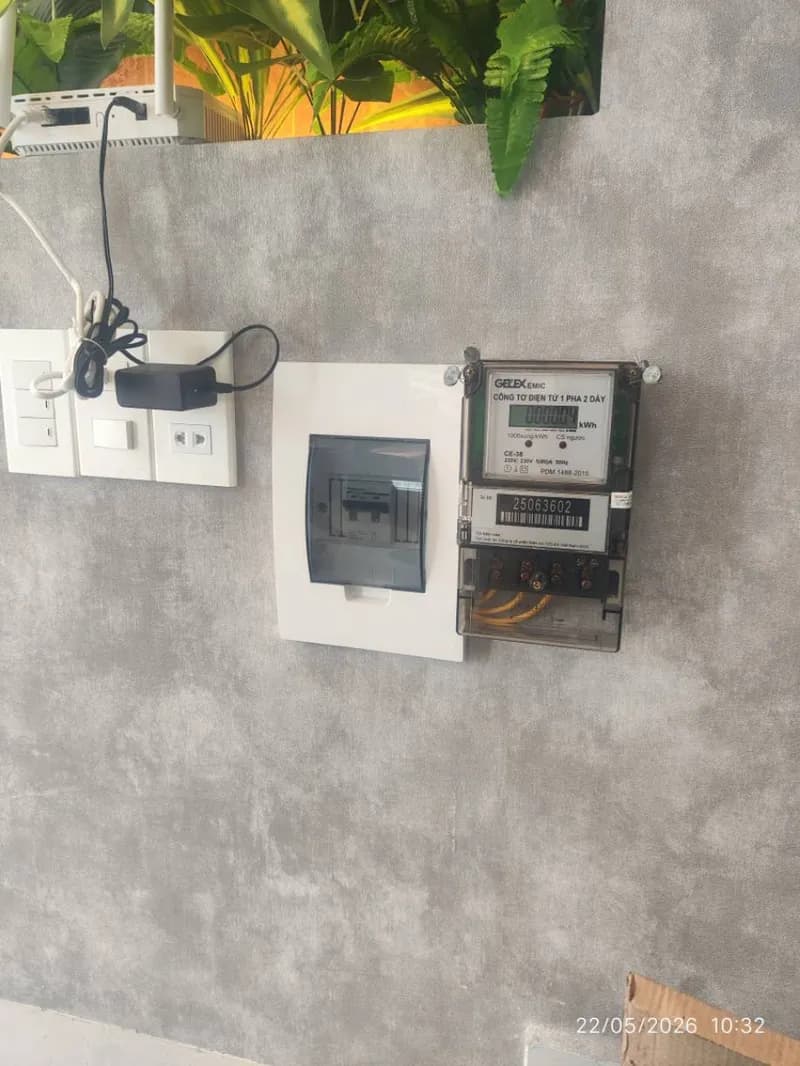 Sau khi hoàn thành sửa đồng hồ điện Gelex Emic tại TPHCM — thợ Nguyễn Hoàng Khánh