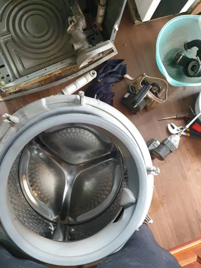 Trước sửa máy giặt cửa trước Electrolux tại TPHCM — thợ Đặng Anh Huy