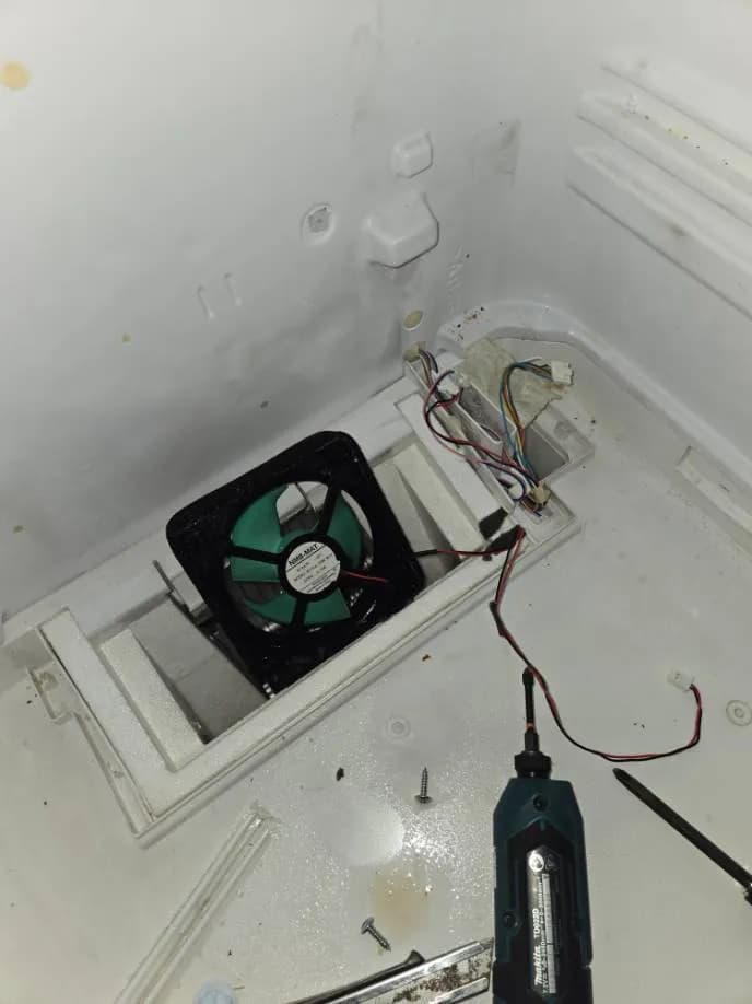 Trước sửa tủ lạnh Makita tại Quận 1 — thợ Lê Hữu Lộc