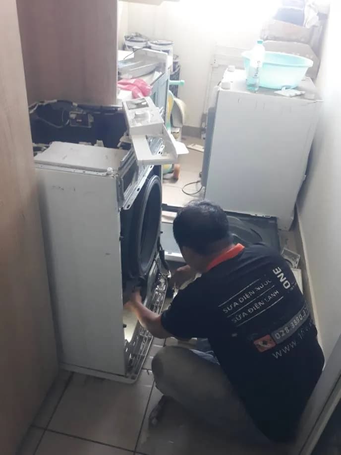 Trước sửa máy giặt cửa trước LG tại TPHCM — thợ Đặng Anh Huy