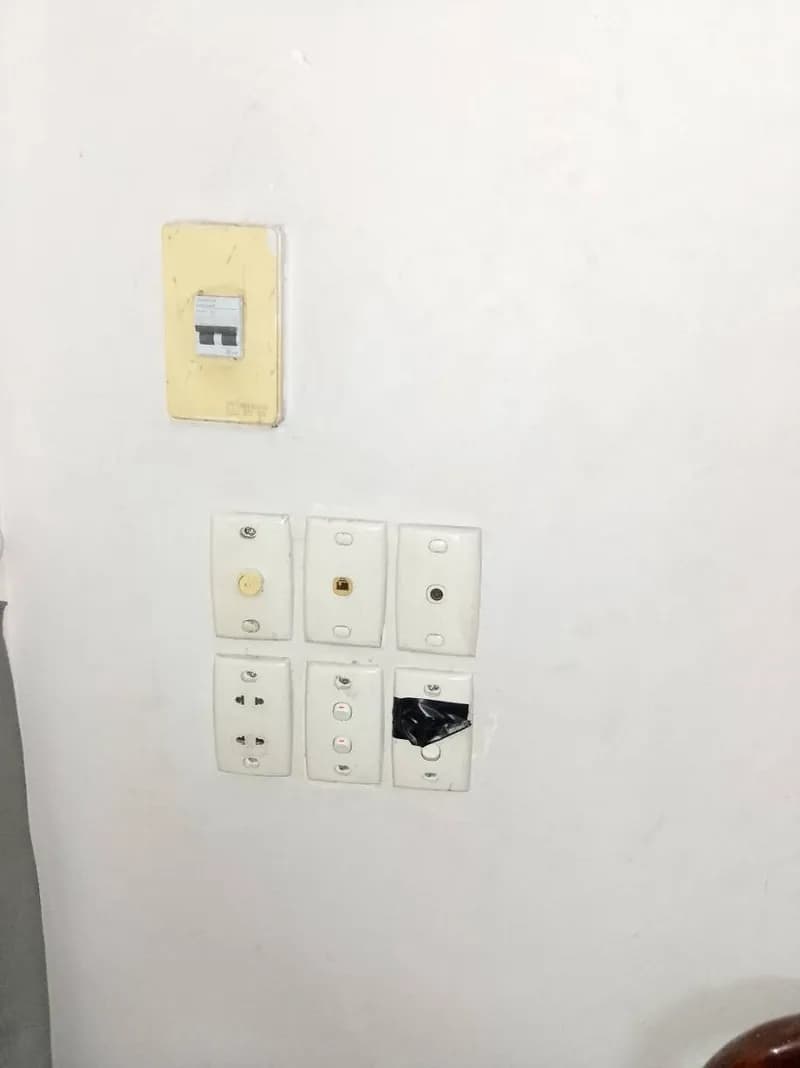 Sau khi hoàn thành sửa CB và ổ cắm điện tại TPHCM — thợ Trương Công Việt Trân (5 sao)