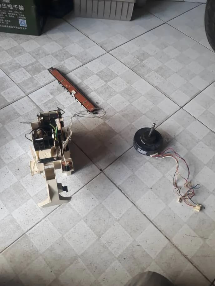Thay motor quạt và sửa bo mạch máy lạnh tại TPHCM tại TPHCM