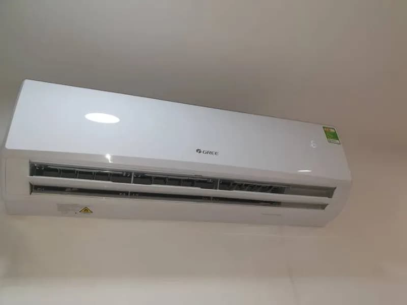 Trước sửa máy lạnh treo tường Gree tại TPHCM — thợ Hoàng Tùng
