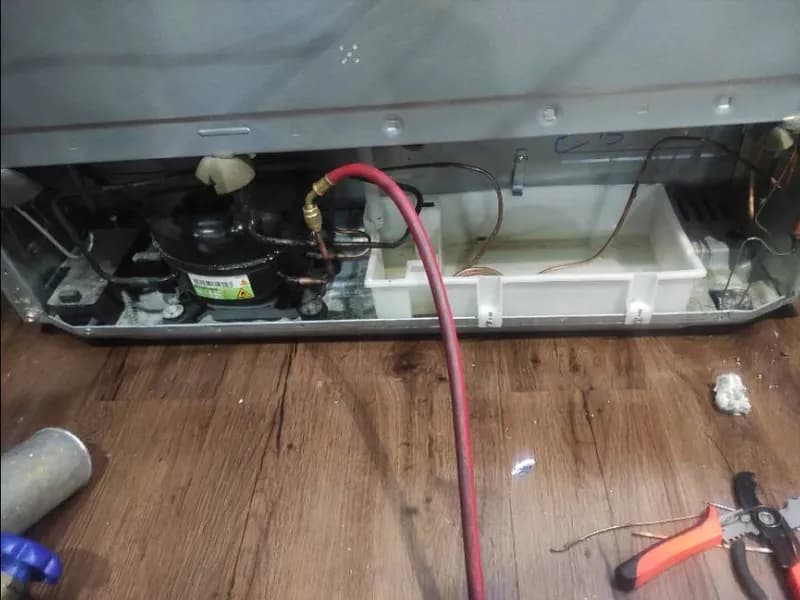 Hàn ống đồng, nạp gas R600a tủ lạnh Panasonic tại TPHCM tại TPHCM