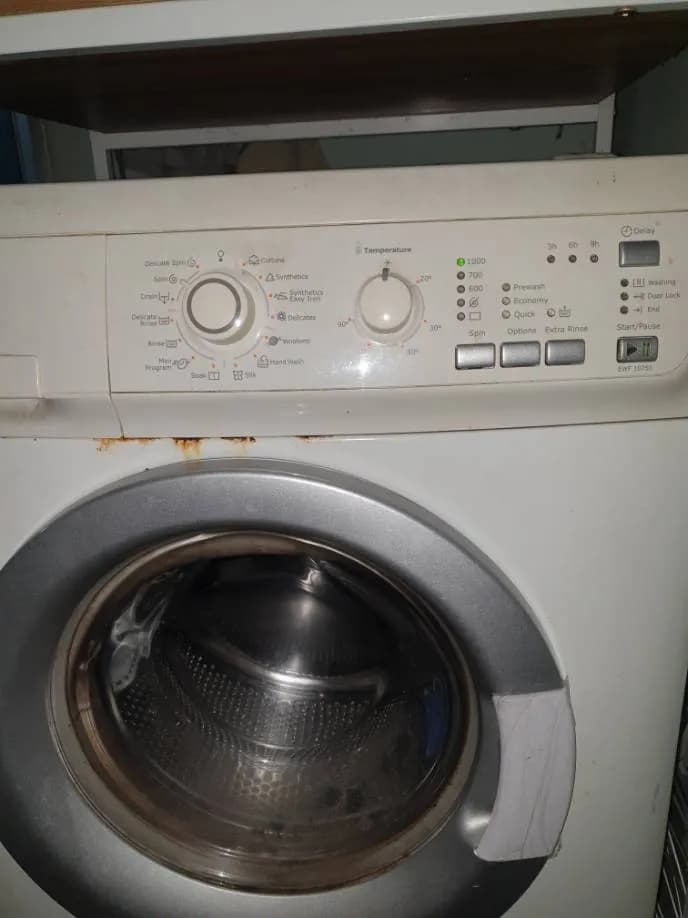 Sau khi hoàn thành sửa máy giặt cửa trước Electrolux tại Quận 7 — thợ Lê Hữu Lộc