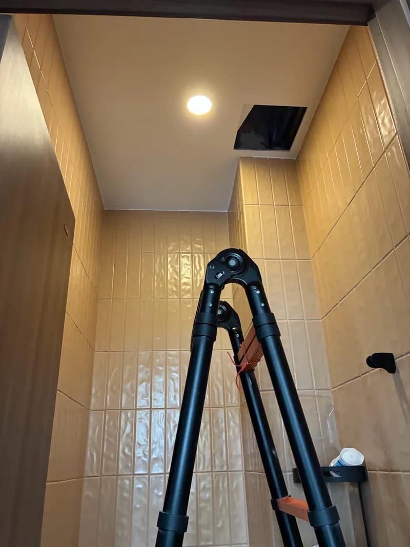 Trước sửa quạt thông gió âm trần tại TPHCM — thợ Dương Oai