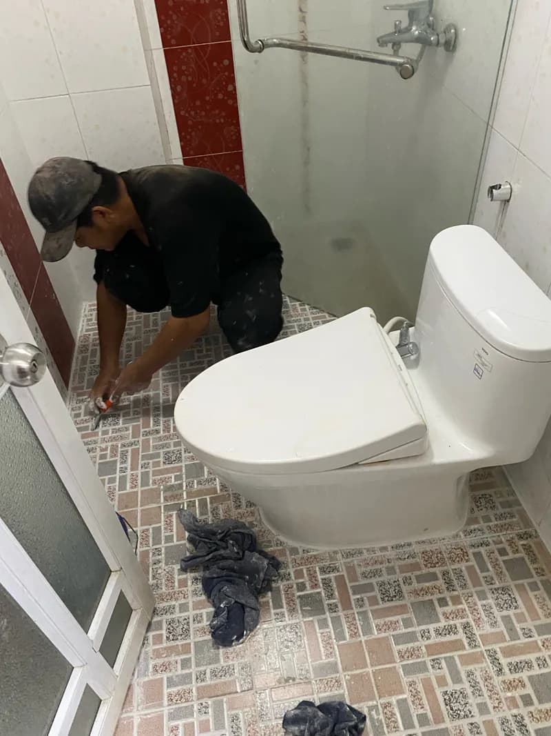 Sau khi hoàn thành sửa bồn cầu TOTO tại Phường 13, Bình Thạnh — thợ Bùi Văn An