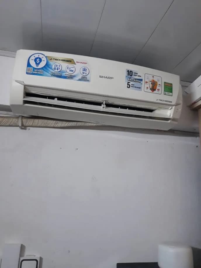 Sau khi hoàn thành sửa máy lạnh treo tường Sharp tại Phường Tân Định, Quận 1 — thợ Đặng Anh Huy