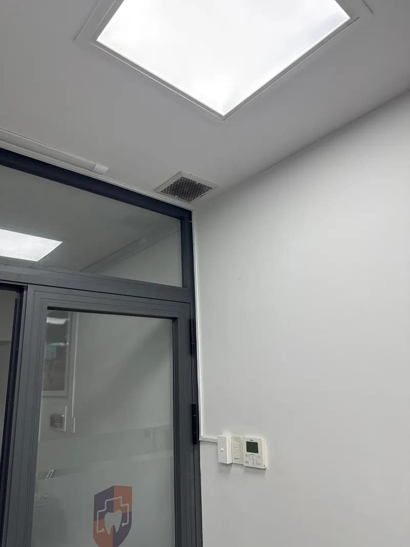 Sau khi hoàn thành sửa công tắc điện tại TPHCM — thợ Trần Lào