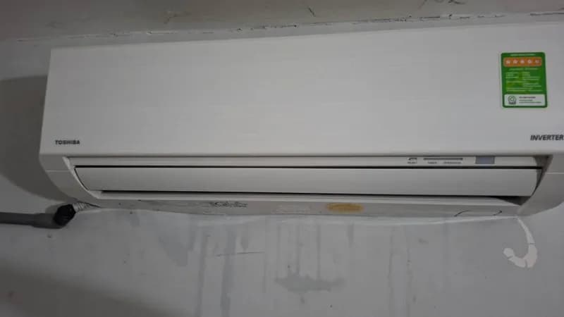 Sau khi hoàn thành sửa máy lạnh treo tường Toshiba tại Quận 12 — thợ Nguyễn Thanh Tiến (5 sao)