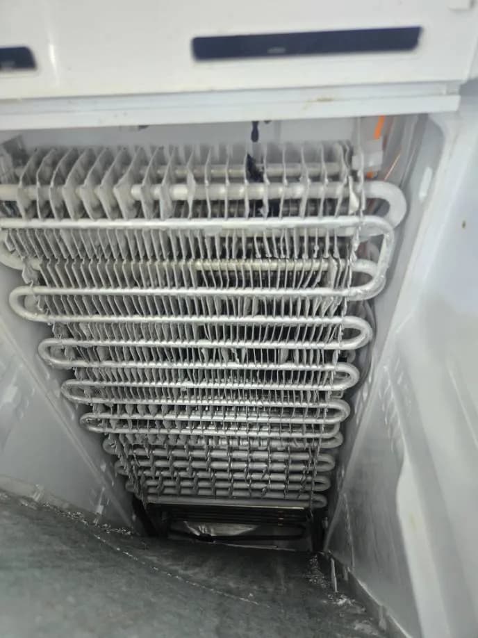 Trước sửa tủ lạnh tại Quận 2 — thợ Lê Hữu Lộc