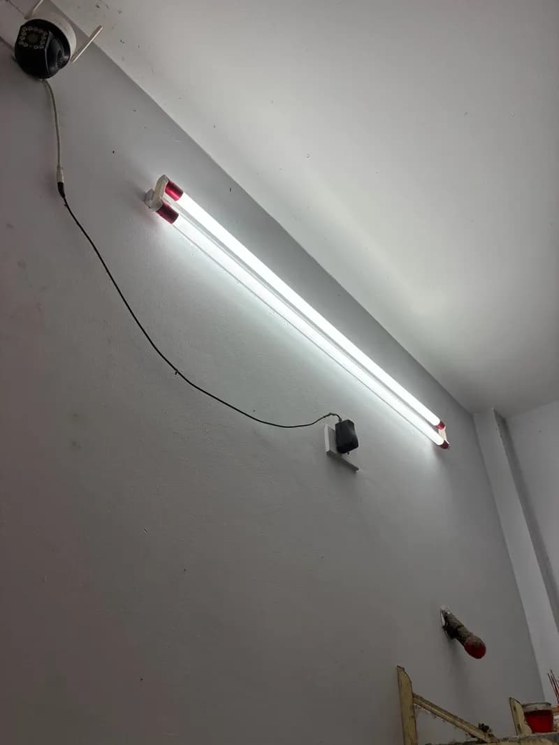 Sau khi hoàn thành sửa đèn tuýp LED tại TPHCM — thợ Dương Oai
