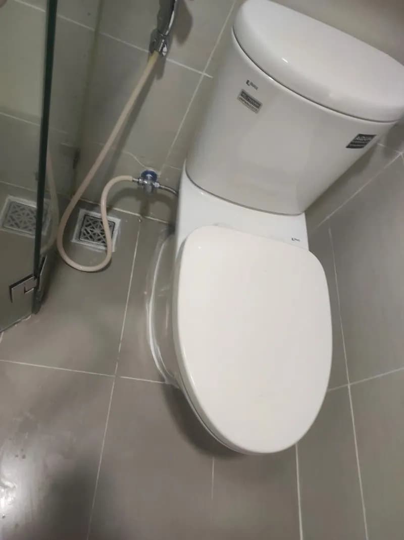 Sau khi hoàn thành sửa bồn cầu Inax tại TPHCM — thợ Bùi Văn An