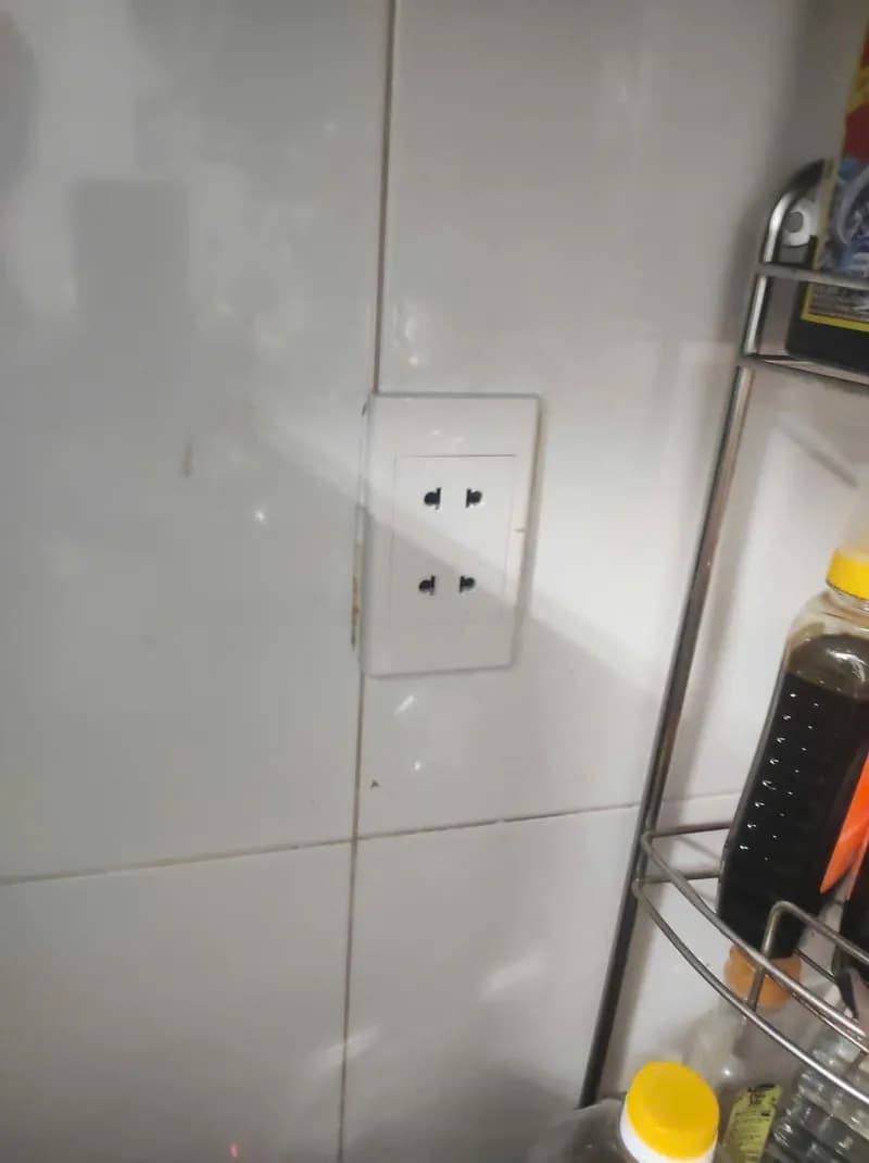 Sau khi hoàn thành sửa ổ cắm điện tại Quận 8 — thợ Bùi Văn An