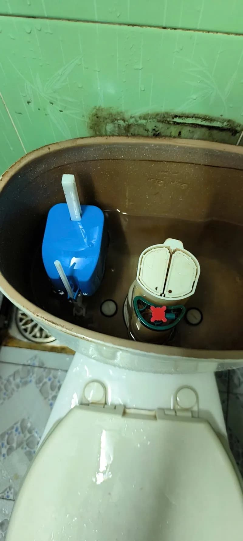 Sau khi hoàn thành sửa bồn cầu tại Phường 25 Quận Bình Thạnh, Bình Thạnh — thợ Bùi Văn An