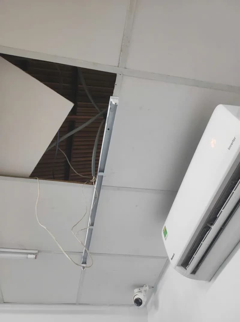 Trước sửa máy lạnh treo tường Reetech tại TPHCM — thợ Bùi Văn An