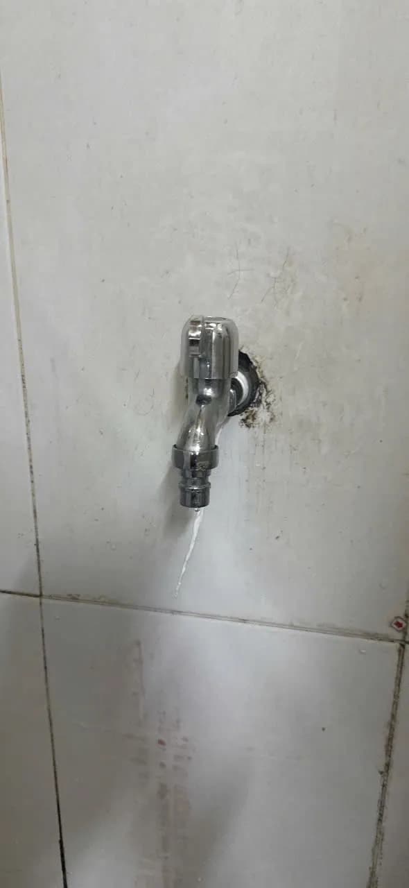 Trước sửa vòi nước tại Phường Bình Hưng Hòa B, Bình Tân — thợ Bùi Văn An