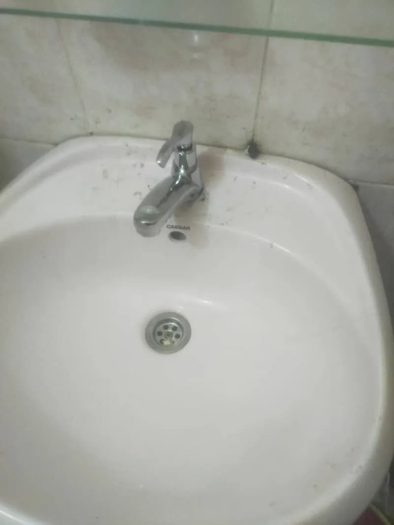 Sau khi hoàn thành sửa lavabo Caesar tại Bình Thạnh — thợ Lê Đăng Tuấn (5 sao)
