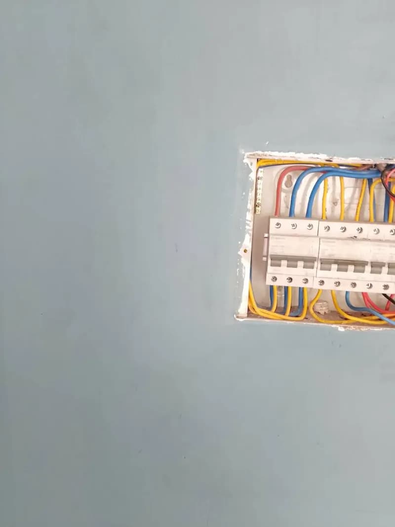 Trước sửa đồng hồ điện EMIC tại Phường Cầu Kiệu, Phú Nhuận — thợ Đỗ Văn Nhiều