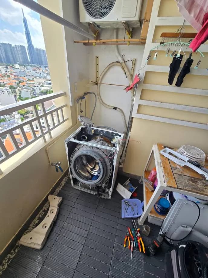 Trước sửa máy giặt cửa trước Electrolux tại Thủ Đức — thợ Lê Hữu Lộc