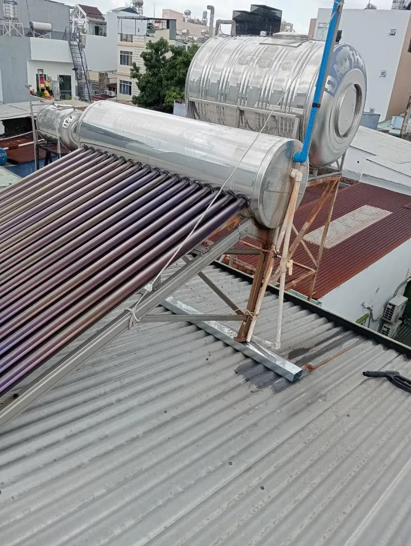 Sau khi hoàn thành sửa máy nước nóng năng lượng mặt trời DAITHANH tại Tân Bình — thợ Võ Hồng Hải (5 sao)