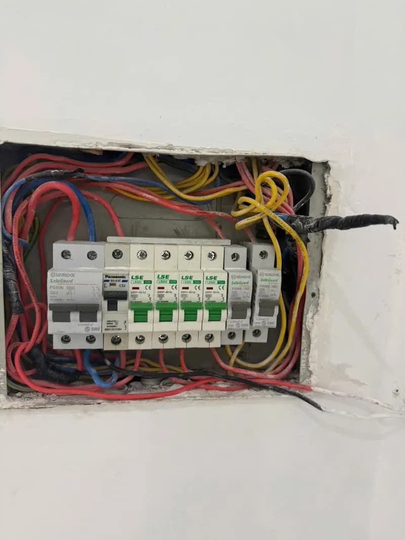 Sau khi hoàn thành sửa CB/aptomat Vanlock, Panasonic, LSE tại Thủ Đức — thợ Bùi Văn An