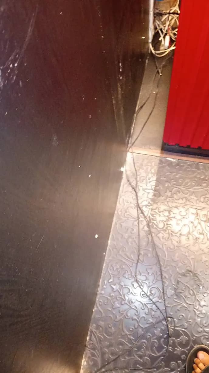 Trước sửa ổ cắm điện tại Bình Thạnh — thợ Trần Văn Khanh