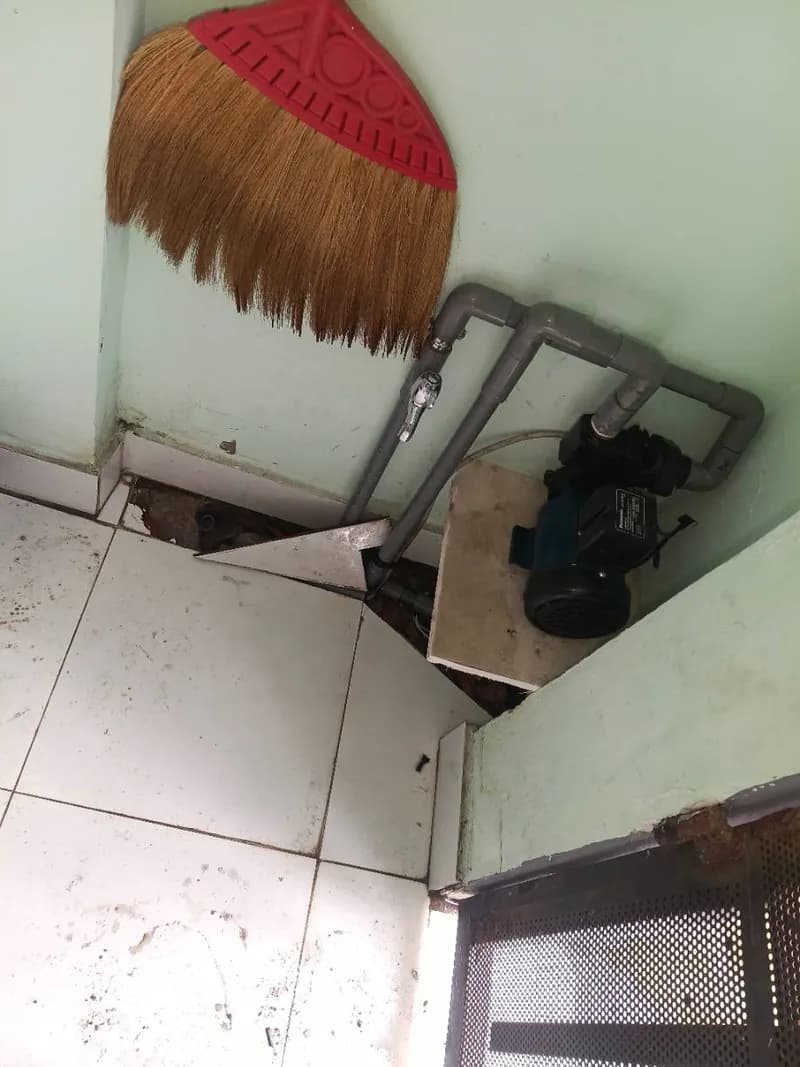 Sau khi hoàn thành sửa máy bơm tăng áp Panasonic tại TPHCM — thợ Trần Ngọc Tùng