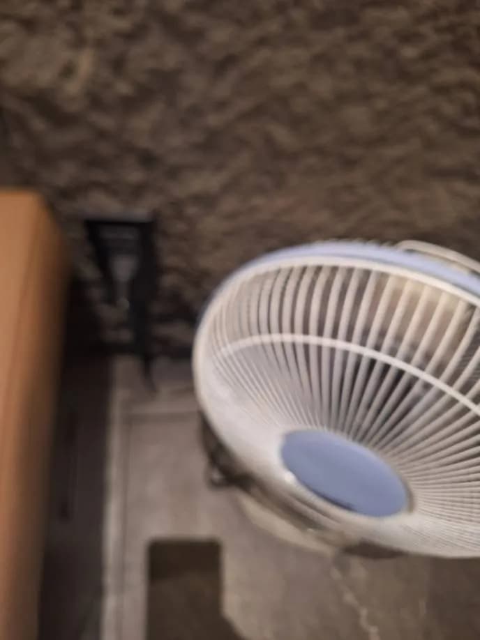 Sau khi hoàn thành sửa bộ điều khiển mực nước Omron tại Quận 1 — thợ Trần Quốc Đông