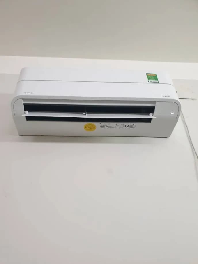 Sau khi hoàn thành sửa máy lạnh treo tường Toshiba tại P.HCM, Phú Nhuận — thợ Phan Chí Tâm