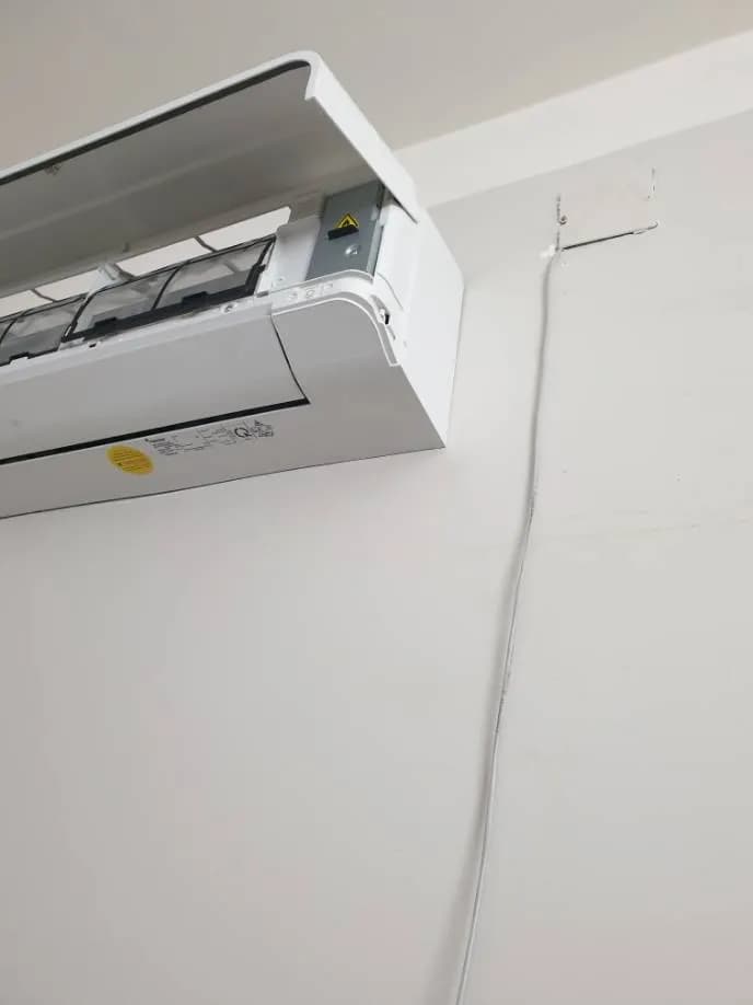 Trước sửa máy lạnh treo tường Toshiba tại P.HCM, Phú Nhuận — thợ Phan Chí Tâm