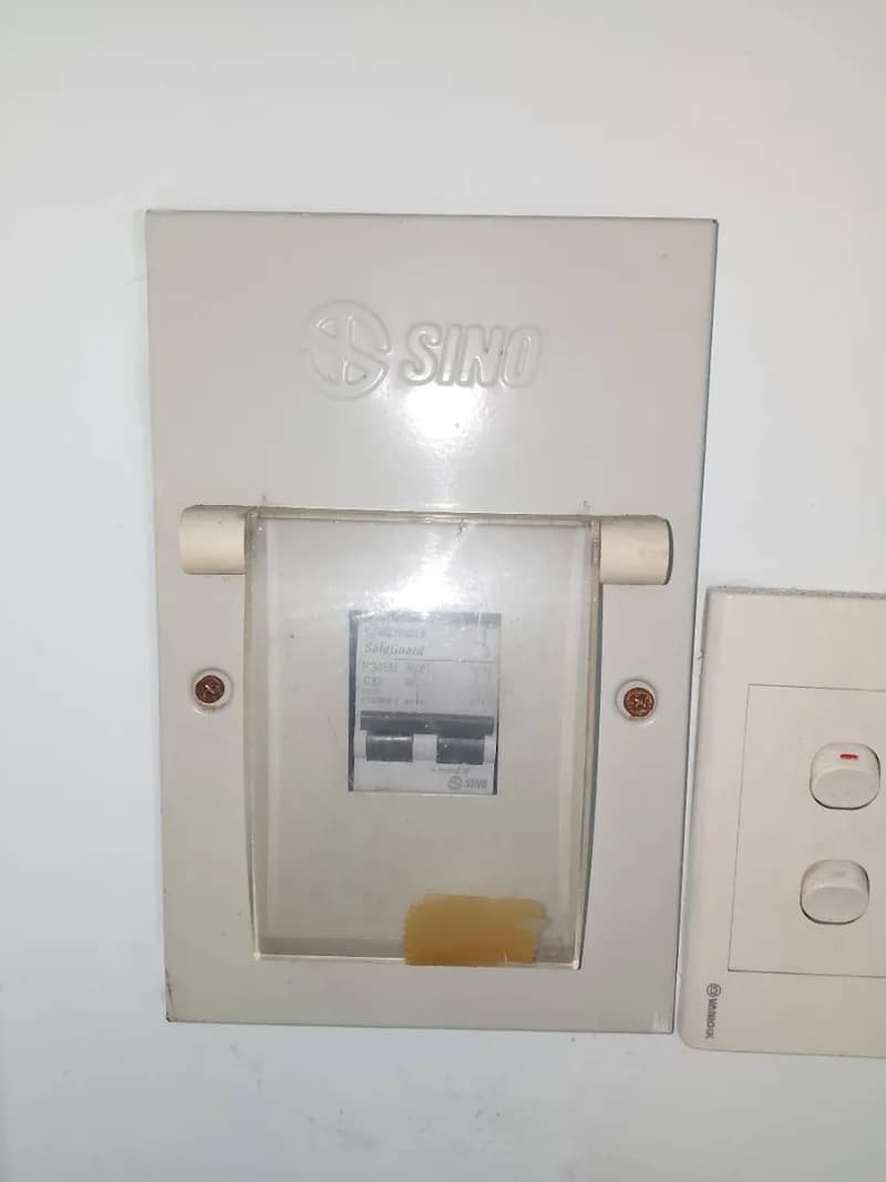 Sau khi hoàn thành sửa aptomat Sino tại Quận 8 — thợ Đỗ Văn Nhiều